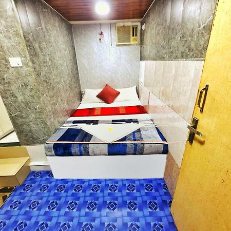 Amaan Hotel Мумбаи Экстерьер фото