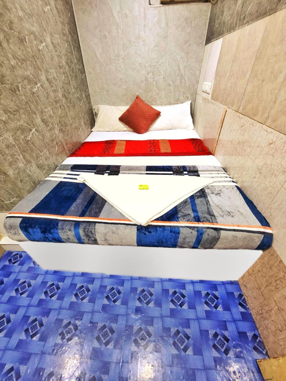 Amaan Hotel Мумбаи Экстерьер фото