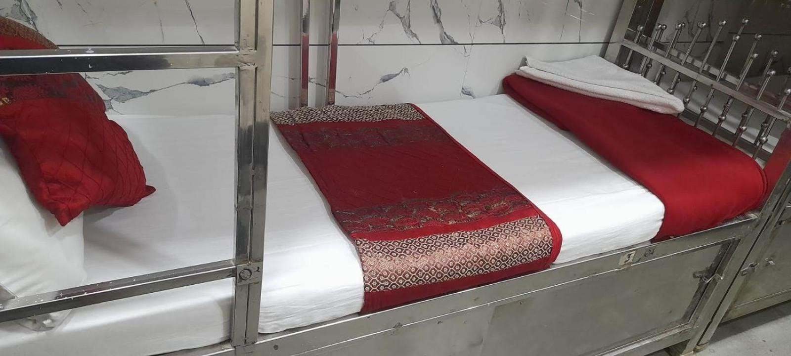 Amaan Hotel Мумбаи Экстерьер фото